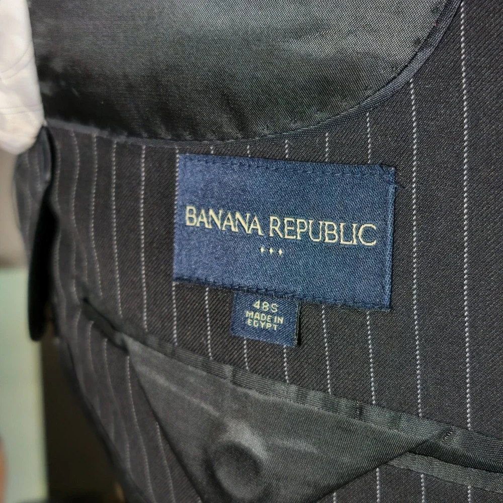 Banana Republic Men's Sport Coat Blazer Two Button Black Pin Striped Wool Sz 40R